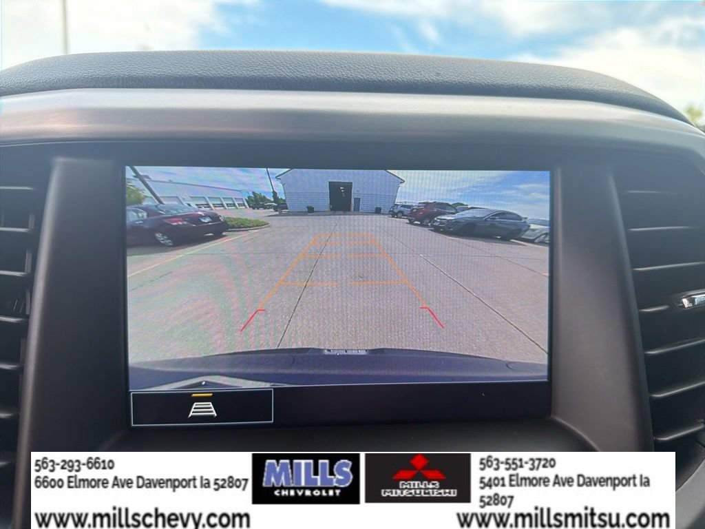 Used 2023 GMC Acadia SLT w/ Preferred Package FWD image 16