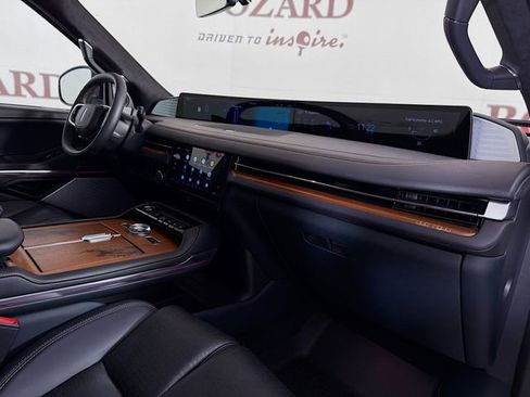 New 2025 Lincoln Navigator Black Label AWD/4WD image 33