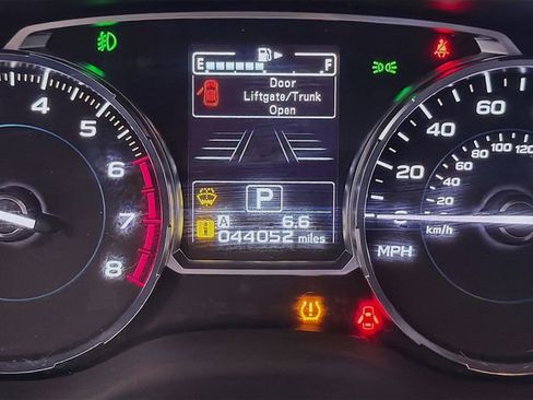 Used 2017 Subaru Forester 2.5i Touring AWD/4WD image 16