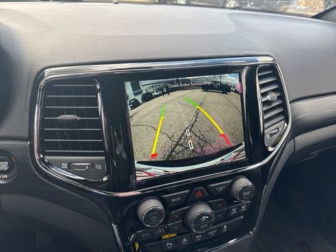 Used 2020 Jeep Grand Cherokee Altitude image 32