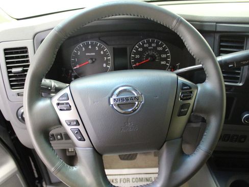 Used 2015 Nissan NV 3500 SL w/ Technology Package RWD image 10