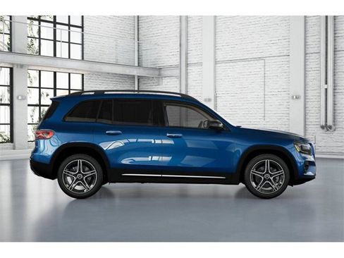 New 2026 Mercedes-Benz GLB 250 4MATIC image 16