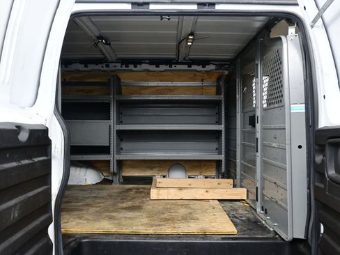 Used 2019 Chevrolet Express 3500 w/ Driver Convenience Package image 13