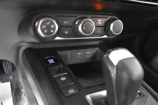 Certified 2025 Nissan Kicks SV AWD/4WD image 16