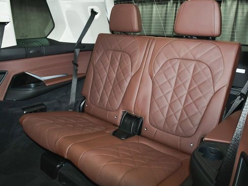 Used 2026 BMW X7 xDrive40i image 76