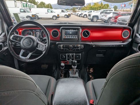 Used 2018 Jeep Wrangler Unlimited Rubicon AWD/4WD image 28