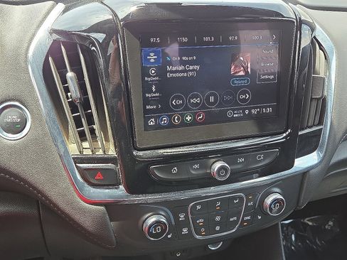 Used 2023 Chevrolet Traverse LT AWD/4WD image 24