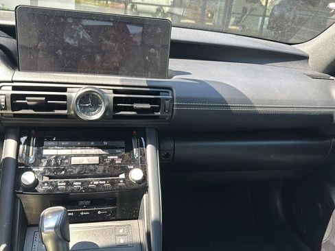 Used 2023 Lexus IS 500 RWD image 11