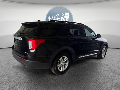 Certified 2023 Ford Explorer XLT AWD/4WD image 3