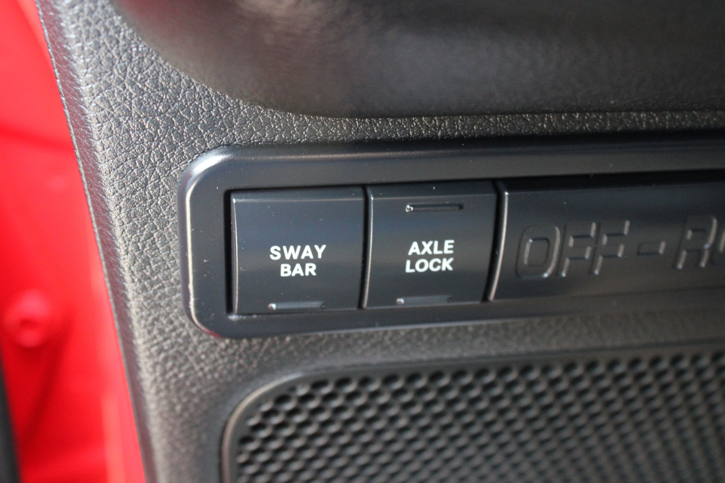 Used 2015 Jeep Wrangler Unlimited Rubicon w/ Connectivity Group AWD/4WD image 27
