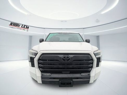 Used 2022 Toyota Tundra SR5 AWD/4WD image 7