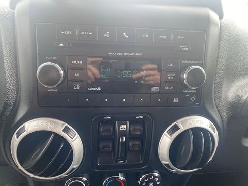 Used 2014 Jeep Wrangler Unlimited Sport AWD/4WD image 11