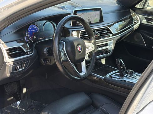 Used 2018 BMW ALPINA B7 xDrive AWD/4WD image 16