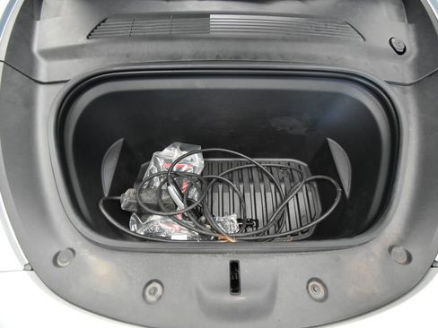 Used 2020 Tesla Model Y Performance image 23