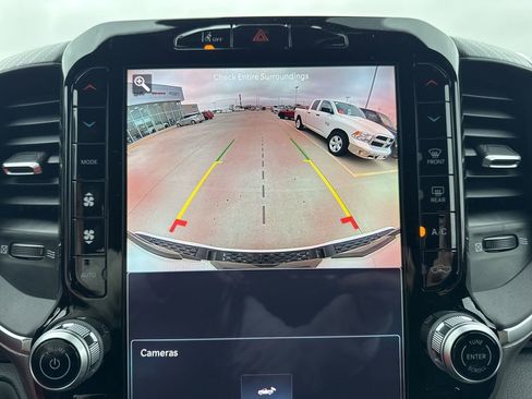 New 2026 RAM 1500 4x4 Crew Cab image 7