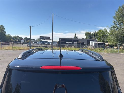 Used 2018 Jeep Renegade Latitude w/ UConnect 8.4 Nav Group AWD/4WD image 26