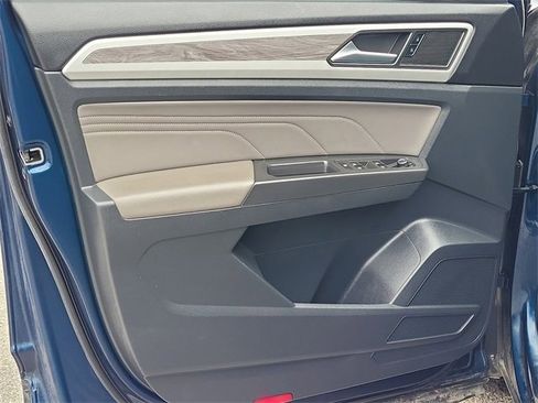 Used 2022 Volkswagen Atlas Cross Sport SE image 22