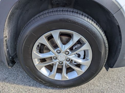 Used 2020 Hyundai Santa Fe SE image 12