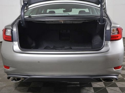 Used 2017 Lexus ES 350 w/ Luxury Package FWD image 18