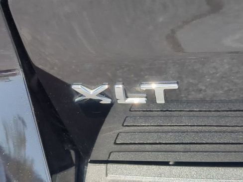 Used 2024 Ford Expedition XLT RWD image 14