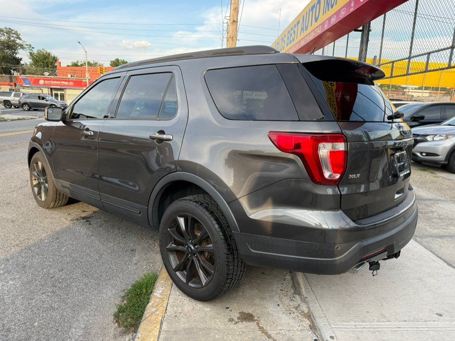 Used 2018 Ford Explorer XLT w/ Equipment Group 202A AWD/4WD image 6