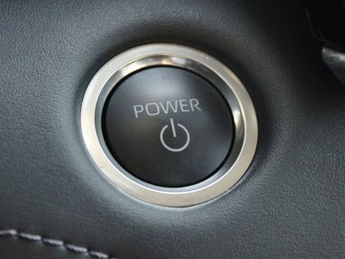 Used 2024 Toyota Highlander Platinum image 9