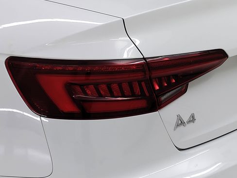 Used 2019 Audi A4 2.0T Premium image 8