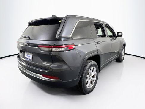 Used 2022 Jeep Grand Cherokee Limited AWD/4WD image 5