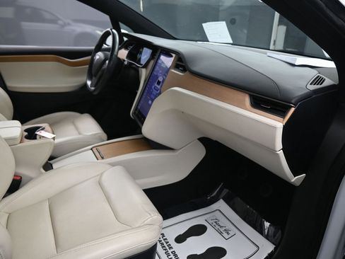Used 2021 Tesla Model X Long Range image 36