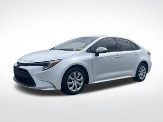 Used 2025 Toyota Corolla LE FWD video 3