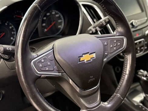 Used 2018 Chevrolet Equinox LT FWD image 21