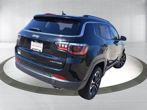 Used 2022 Jeep Compass Limited image 8