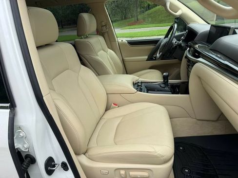 Used 2018 Lexus LX 570 4WD image 26