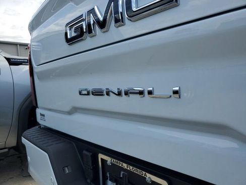 New 2026 GMC Sierra 3500 Denali Ultimate AWD/4WD image 9