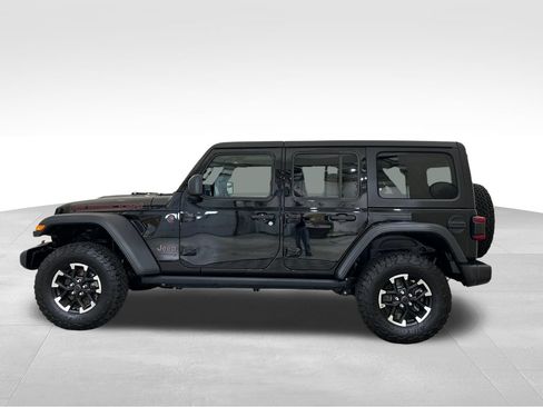 Used 2025 Jeep Wrangler Unlimited Rubicon AWD/4WD image 2