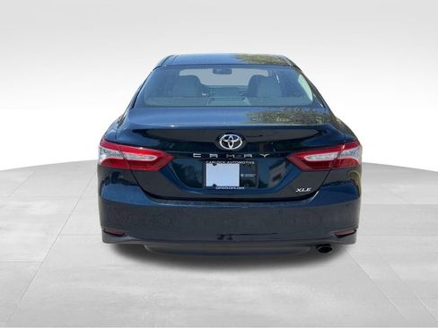 Used 2018 Toyota Camry XLE FWD image 6