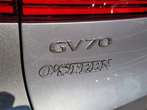 Used 2022 Genesis GV70 2.5T w/ Sport Prestige Package image 10