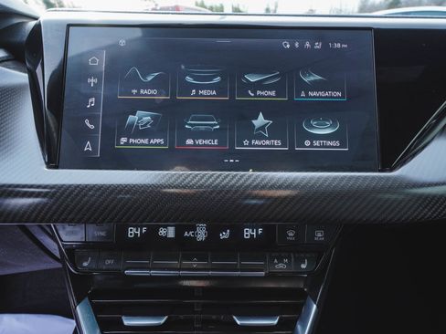 Used 2022 Audi e-tron GT Premium Plus w/ Performance Package image 19