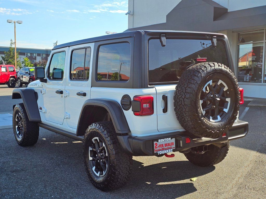 Used 2025 Jeep Wrangler Unlimited Rubicon AWD/4WD image 9