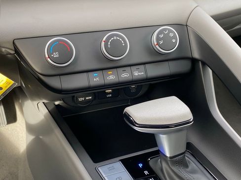 New 2026 Hyundai Elantra SE FWD image 19