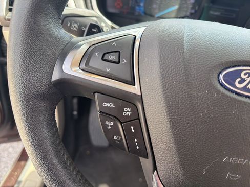 Used 2019 Ford Fusion SEL image 18