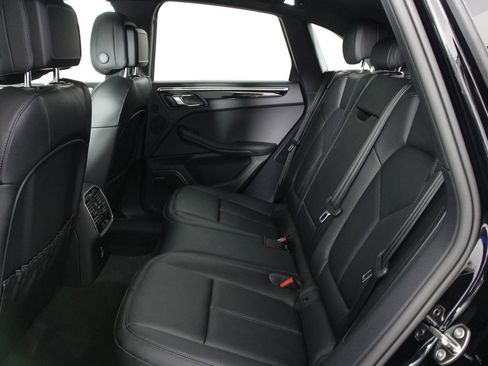 New 2026 Porsche Macan image 18