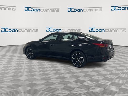 Used 2023 Nissan Altima 2.5 SR w/ SR Premium Package AWD/4WD image 6