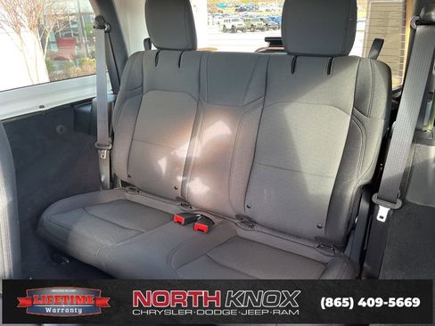 Used 2021 Jeep Wrangler Sport S image 5