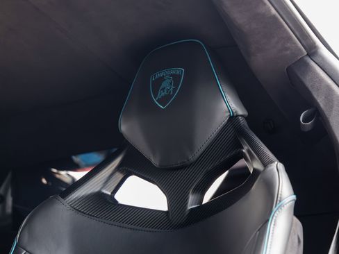 Used 2025 Lamborghini Revuelto AWD/4WD image 41