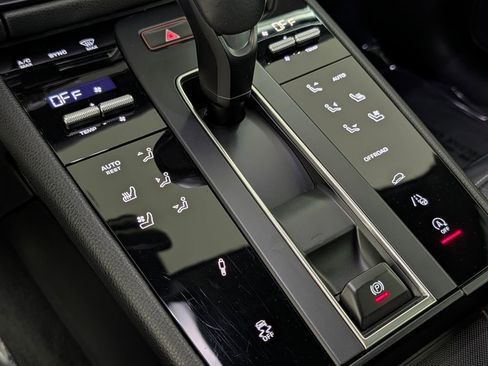 Certified 2023 Porsche Macan S AWD/4WD image 34