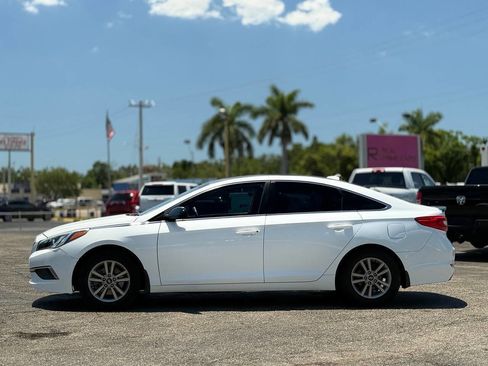 Used 2016 Hyundai Sonata SE w/ Cargo Package FWD image 4