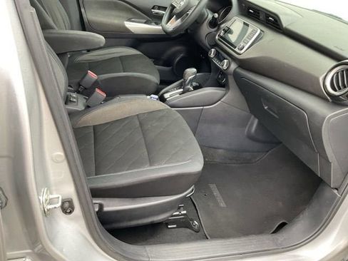 Used 2020 Nissan Kicks SV FWD image 16