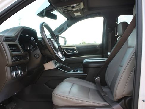 Used 2022 GMC Yukon XL SLT w/ SLT Premium Package RWD image 27