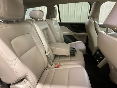 Used 2023 Lincoln Aviator 2WD image 14
